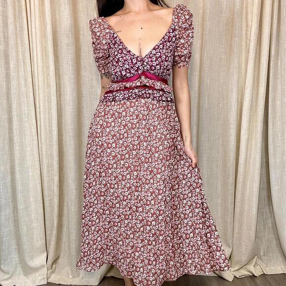 En Saison Dresses & Skirts - En Saison floral midi dress